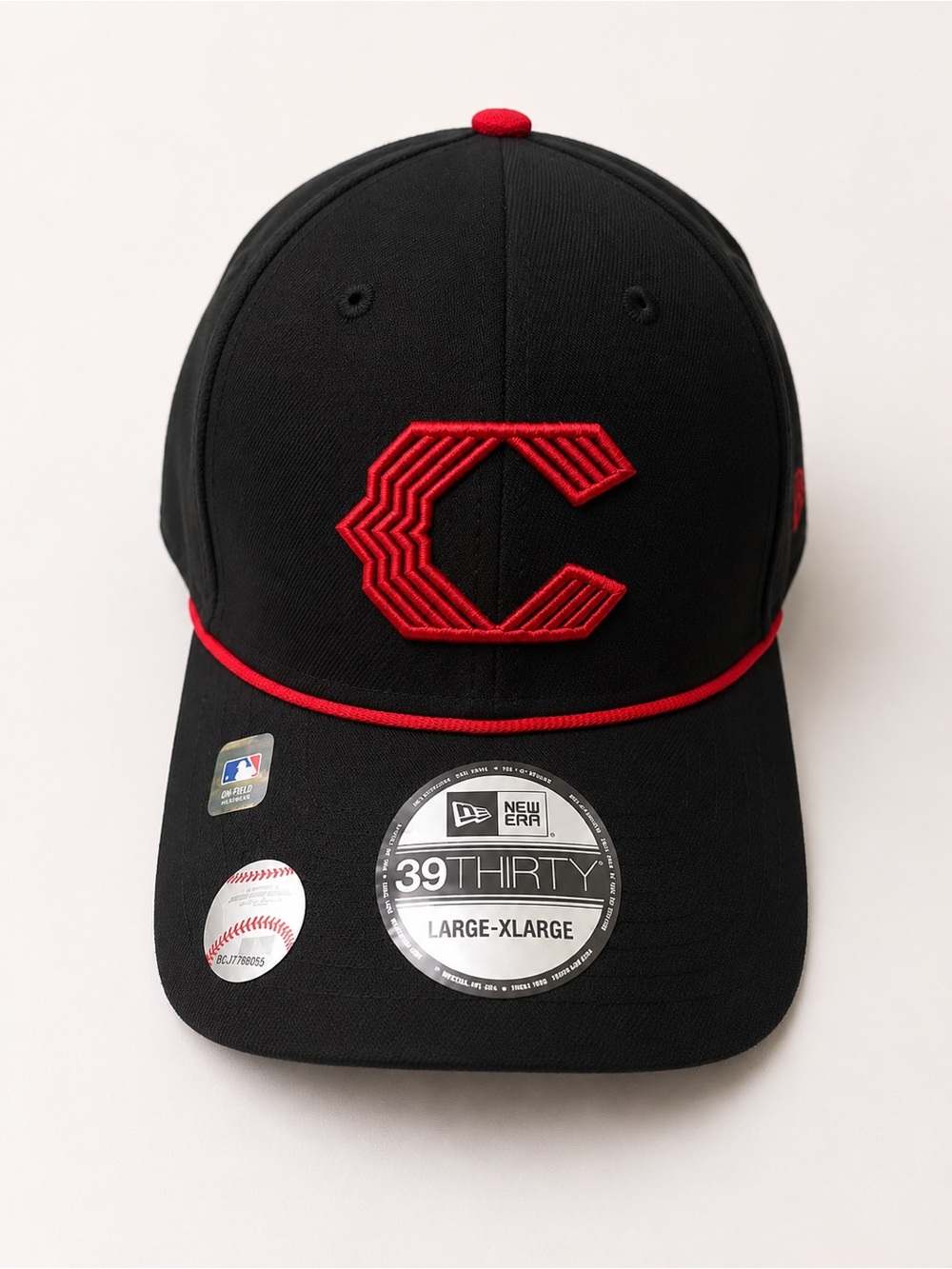 New Era Cincinnati Reds Black Red 39THIRTY Flex Fit Hat L/XL NWT